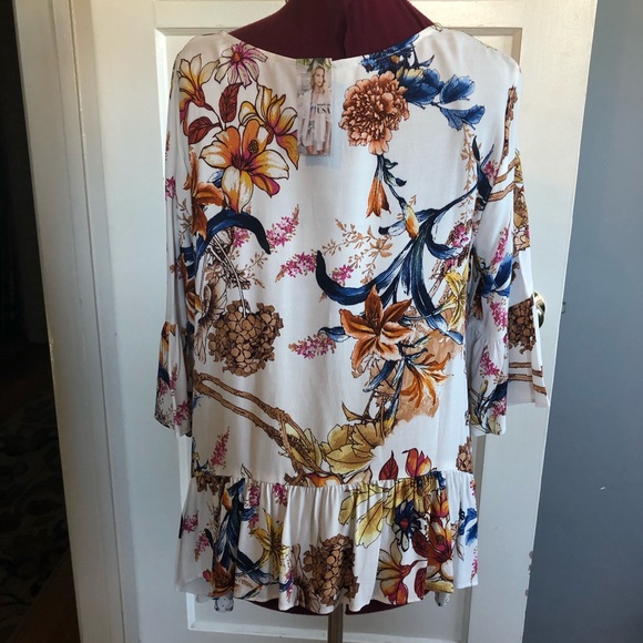 Floral ruffle blouse - Picture 4 of 5
